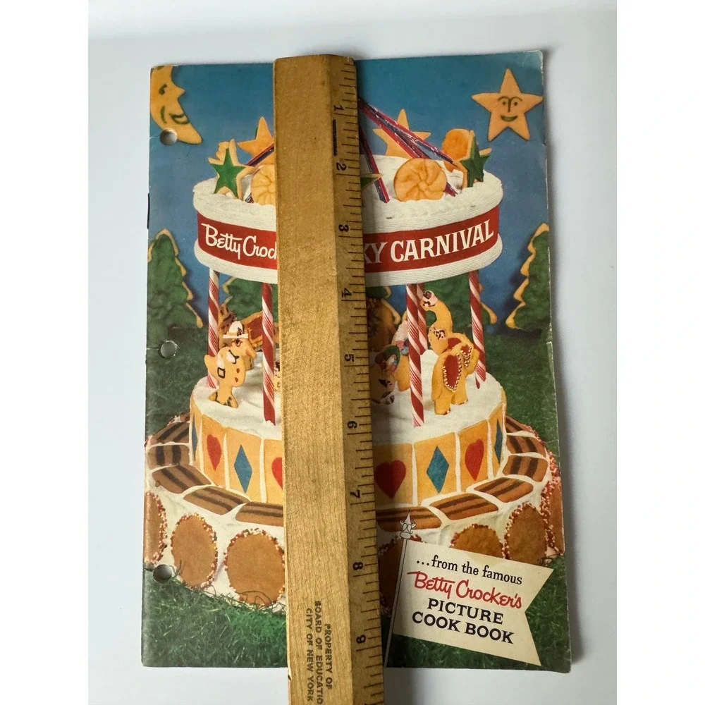 Vintage 1957 Betty‎ Crocker Cooky Carnival Picture Cook Booklet General Mills